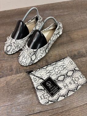 2 Chic Rattled Up Foldable Flats | Snakeskin Print Travel Shoes + Pouch 7/8